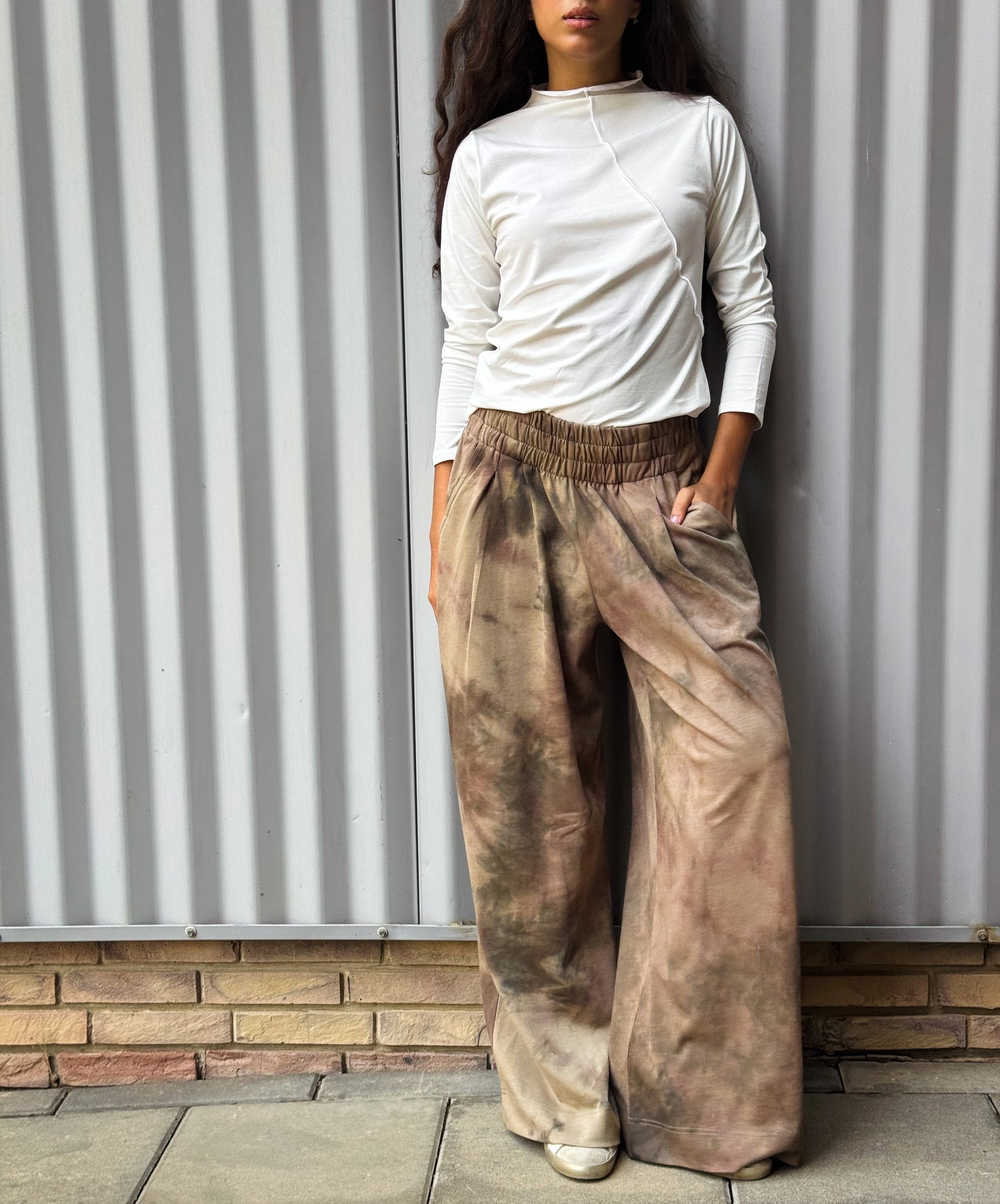 Tie dye sweatpants in brown