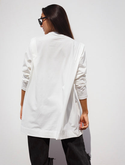 Padded shoulder top in white