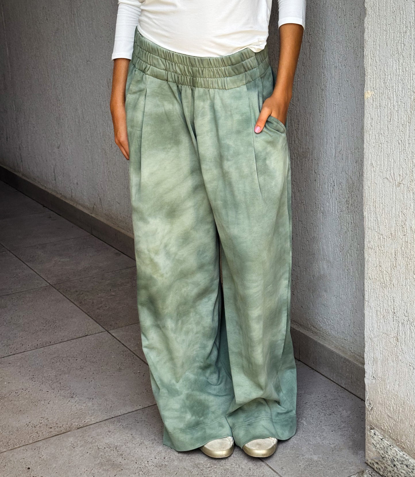 Tie dye sweatpants in green