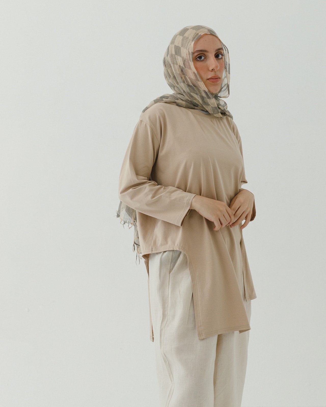 Asymmetrical long sleeve basic in beige