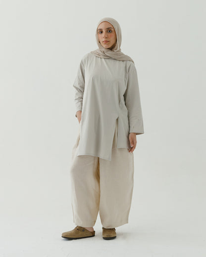 Asymmetrical long sleeve basic in light grey