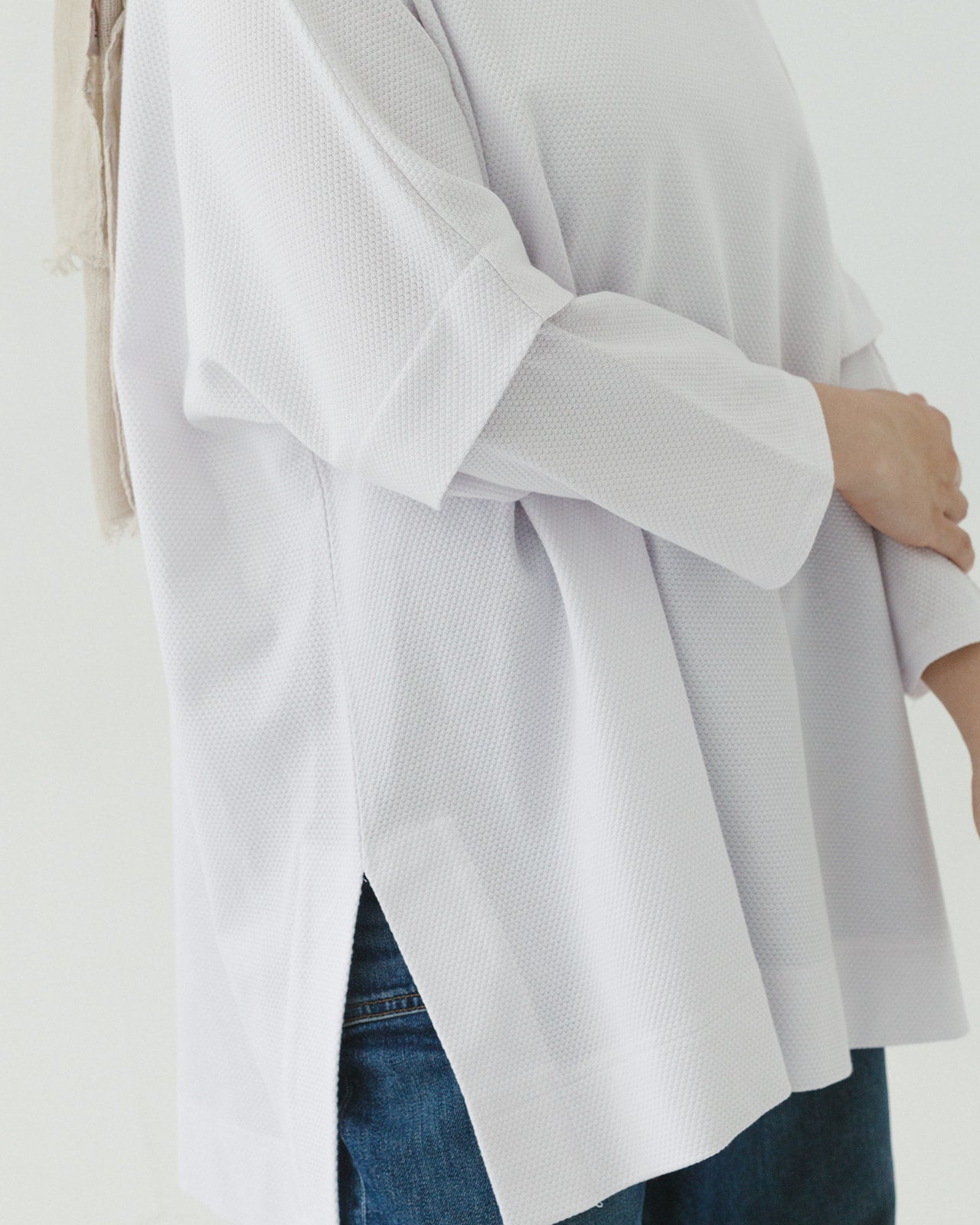 Dotted whitetop with slits
