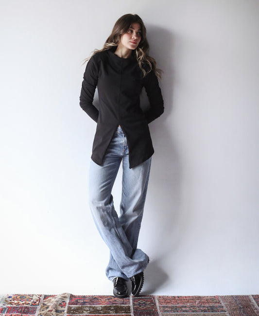 Padded shoulder tee in black