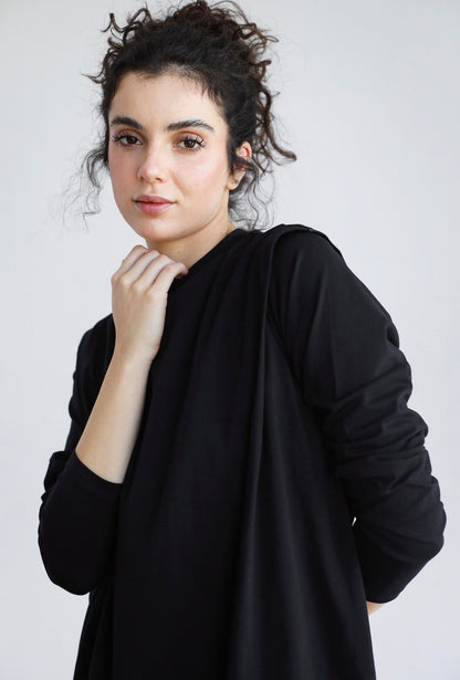 Padded shoulders top in black