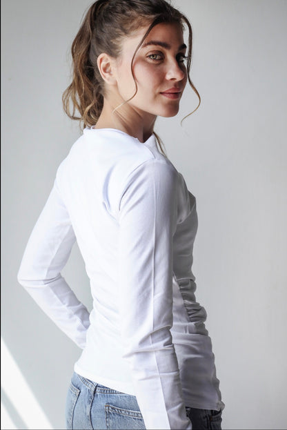 Sleek thumbhole sleeve top in white