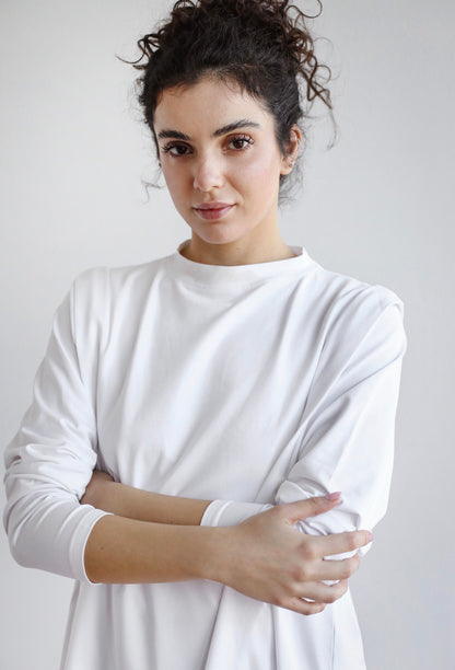 Padded shoulder top in white