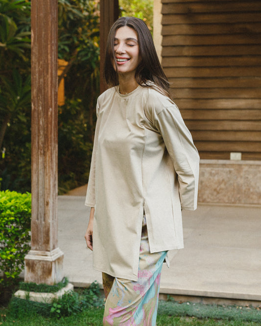 Asymmetrical long sleeve basic in beige