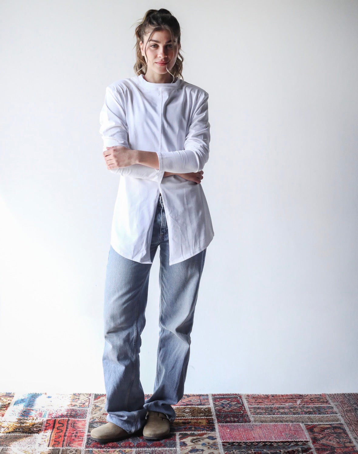 Padded shoulder tee in white