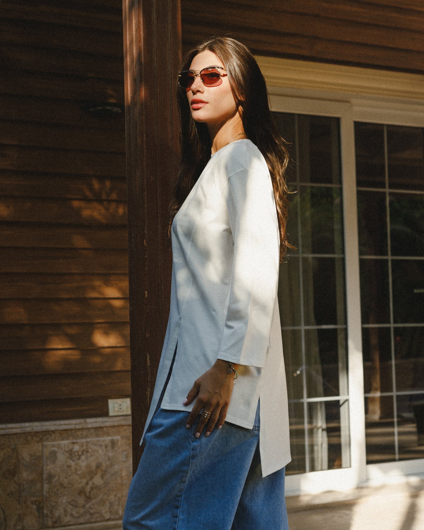Asymmetrical long sleeve basic in white