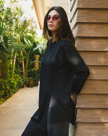 Asymmetrical long sleeve basic in black