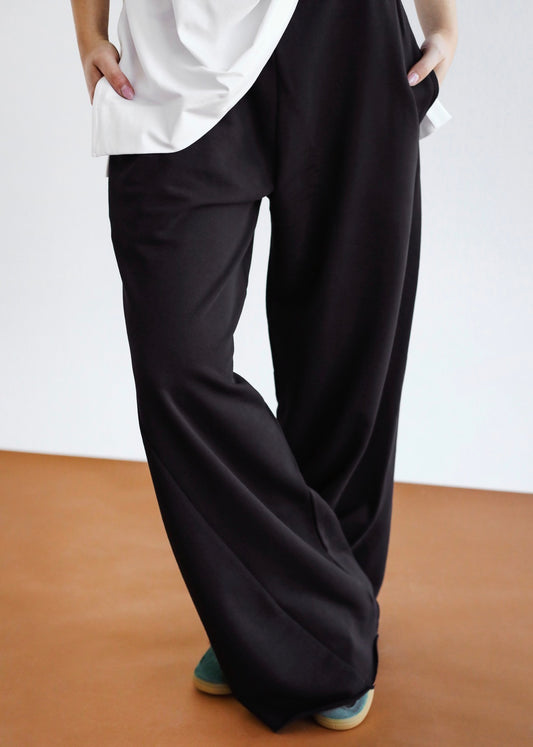 Timeless black sweatpants