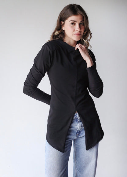 Padded shoulder tee in black
