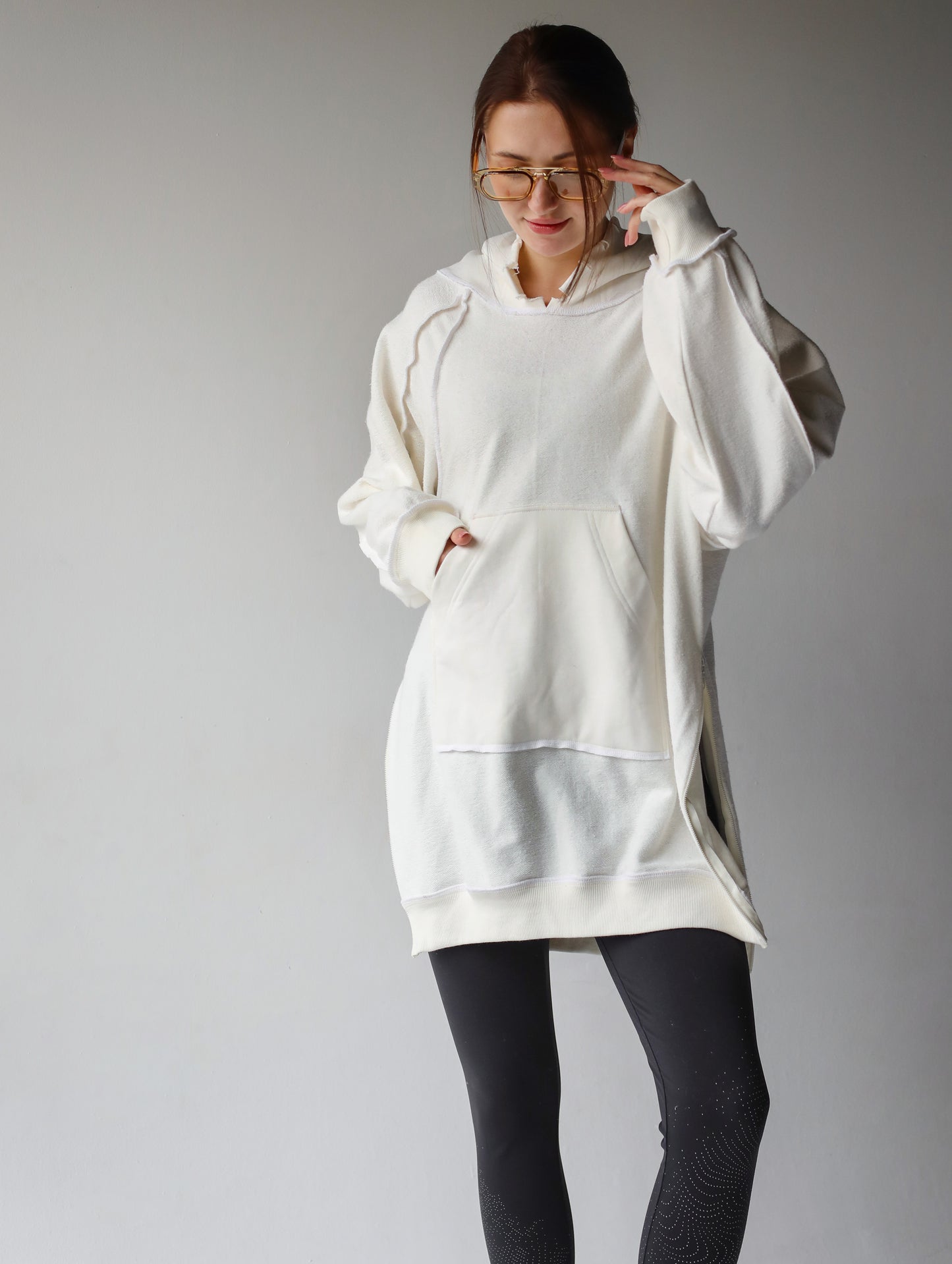 Zip Me-up Sweatshirt in Off-White