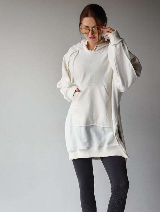 Zip Me-up Sweatshirt in Off-White