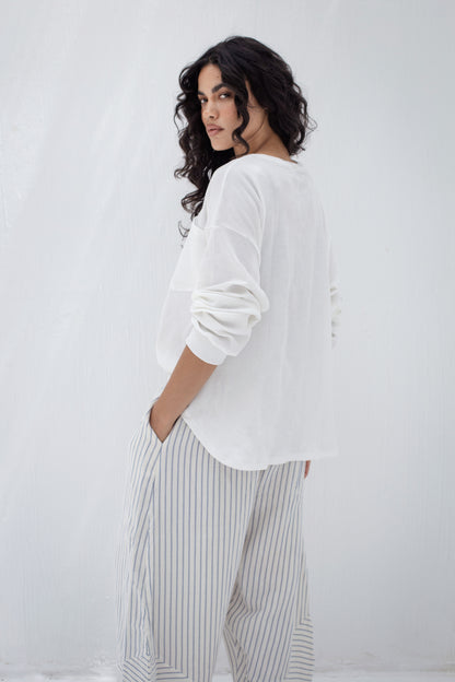 The Breeze top in white