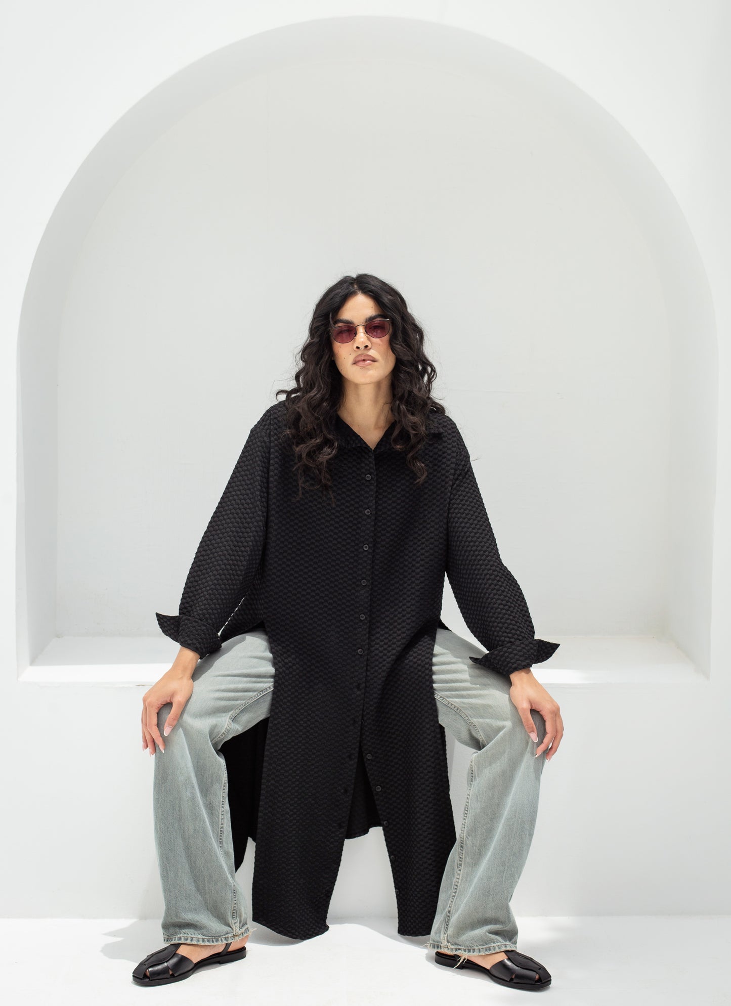 Not so basic jacquard long shirt with slits
