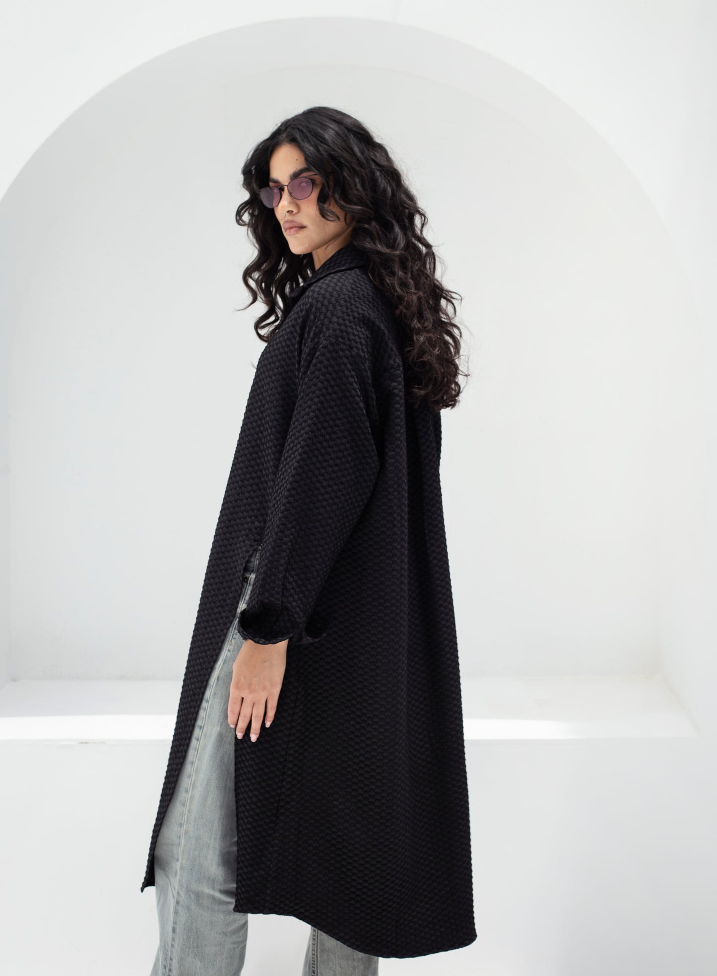 Not so basic jacquard long shirt with slits