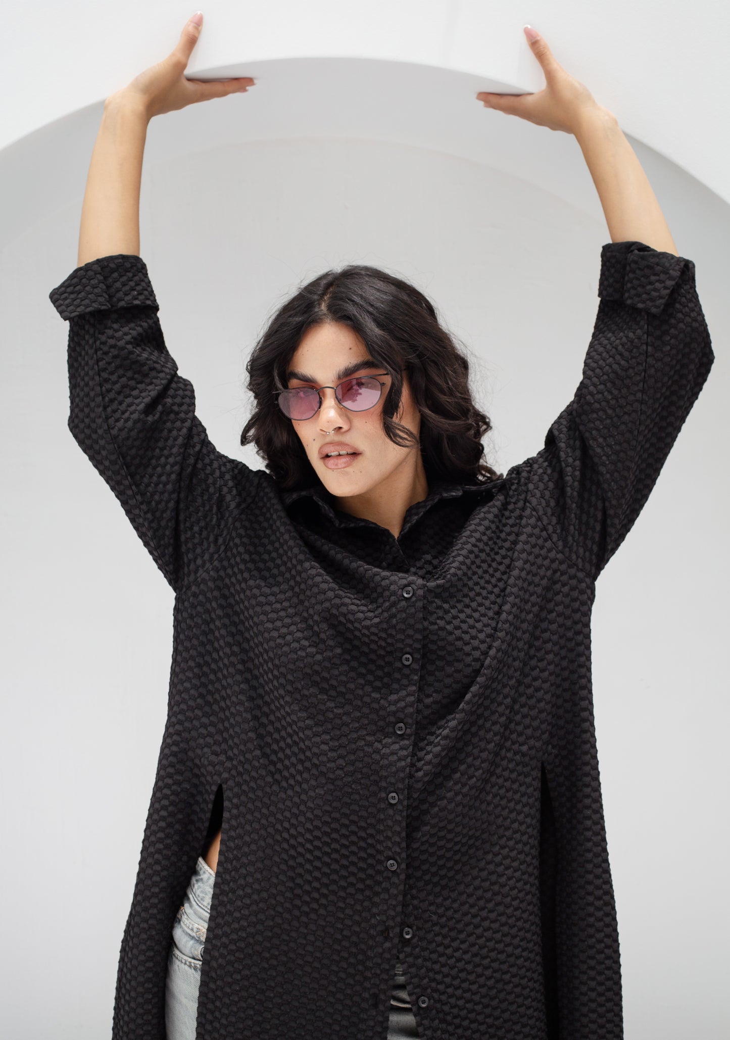 Not so basic jacquard long shirt with slits