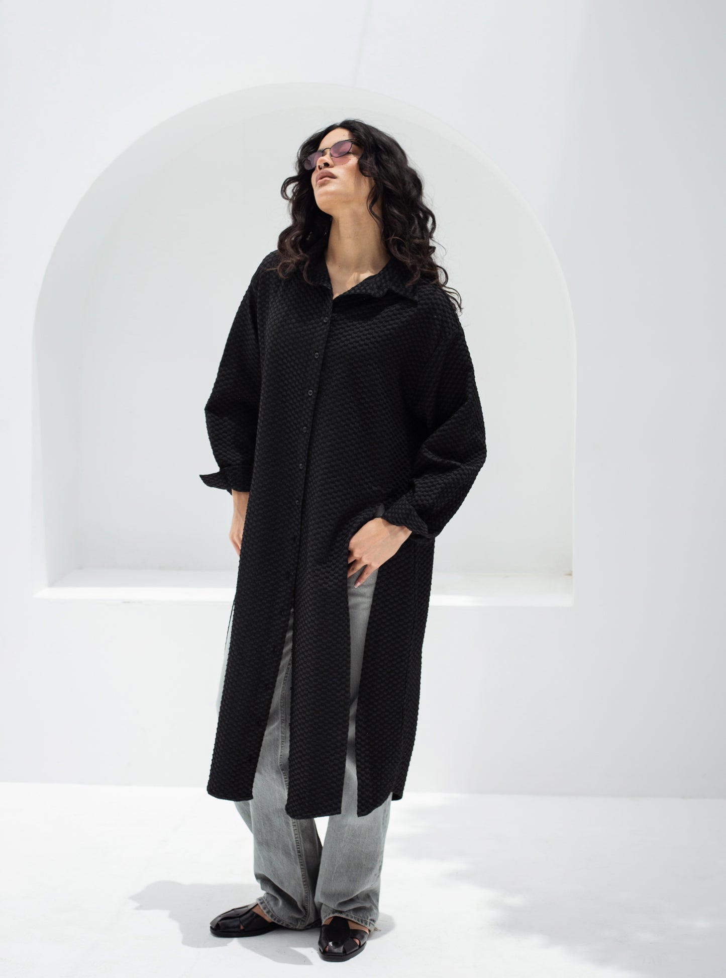 Not so basic jacquard long shirt with slits