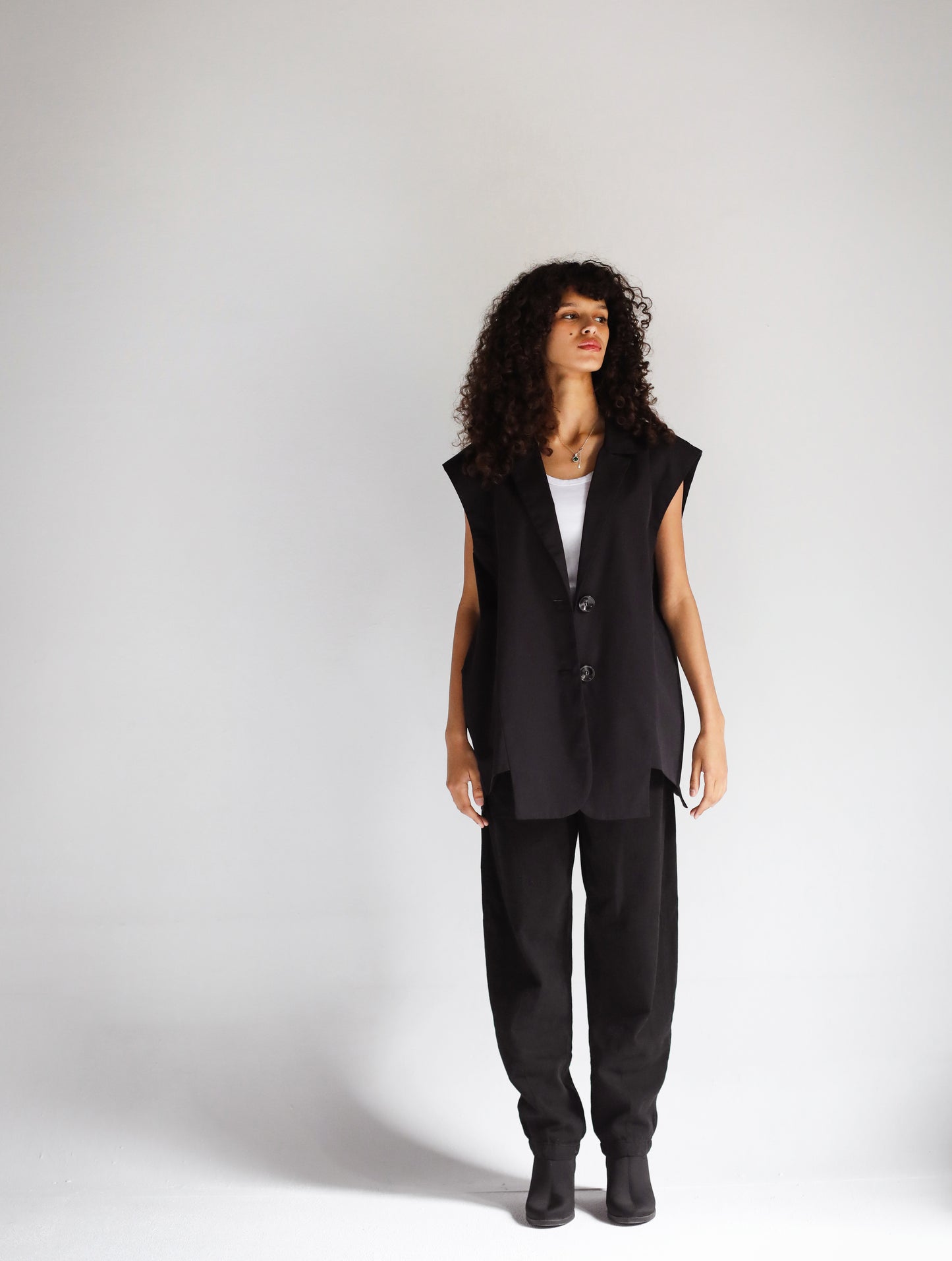 OVERSIZED BLACK VEST WITH BUTTONS - LIMITED EDITION